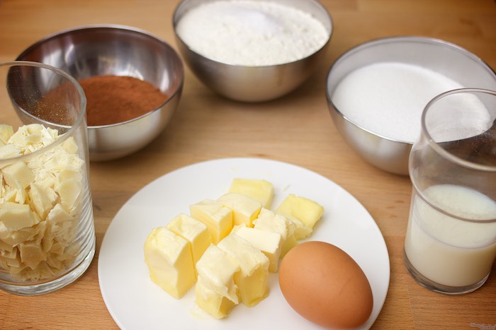 Una receta sencilla. Ingredientes sencillos. Ni trampa ni cartón, sólo el de los huevos.