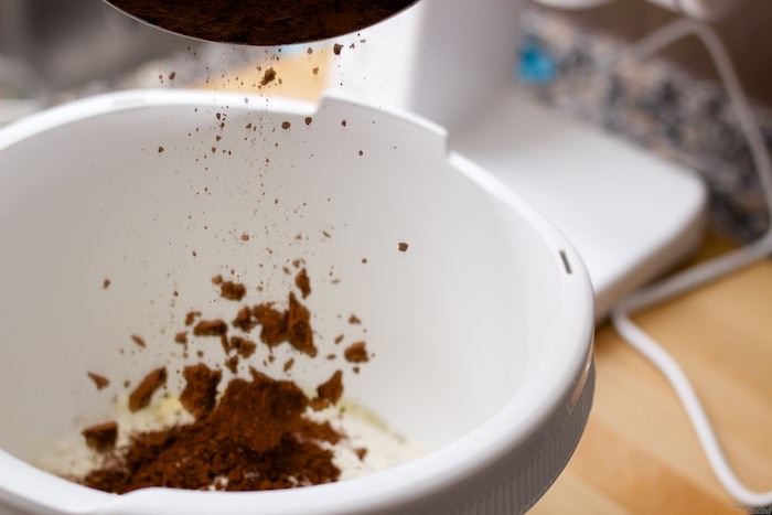 El truco de la receta de las Cookies de chocolate: Mezclar, verter y mezclar. Con amor, pero sin demasiado ímpetu.