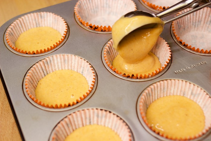 Estos cupcakes crecen poco, compensamos llenando las cápsulas un poquito más.