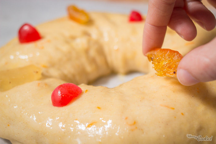 Un Roscón de Reyes sin frutas escarchadas es como un perro que no arrastra el trasero.